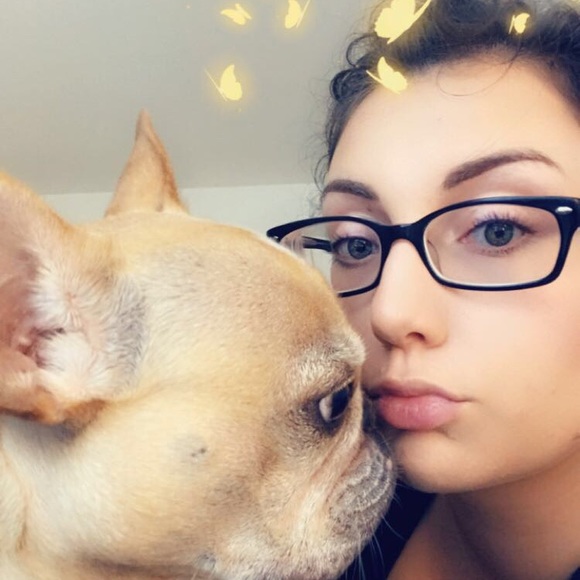 Meet your Posher, Shannon - Picture 1 of 3